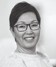 Generisk grå silhuet af en person; pladsholderbillede. Syv