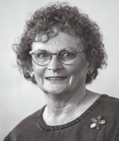 Generisk grå silhuet af en person; pladsholderbillede. Syv