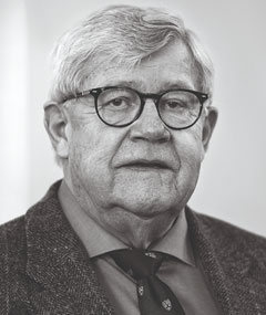 Generisk grå silhuet af en person; pladsholderbillede. Fire